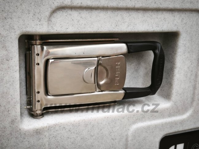 C-BOX 460 litrů, 12/230V, chlazený přepravní kontejner, 0-12°C