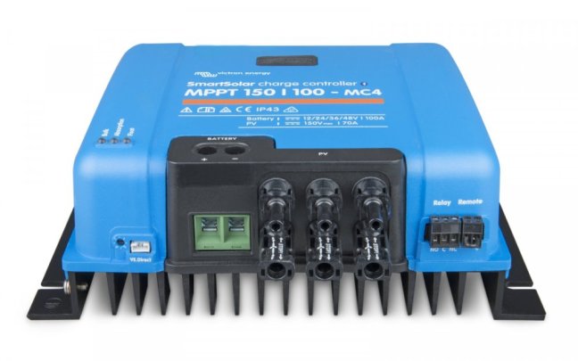 SmartSolar MPPT 150/100-MC4 VE.Can  12/24/48V 85A 150V s Bluetooth, na obrázku model bez VE.CAN konektorů!
